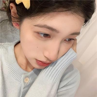俏皮女学生